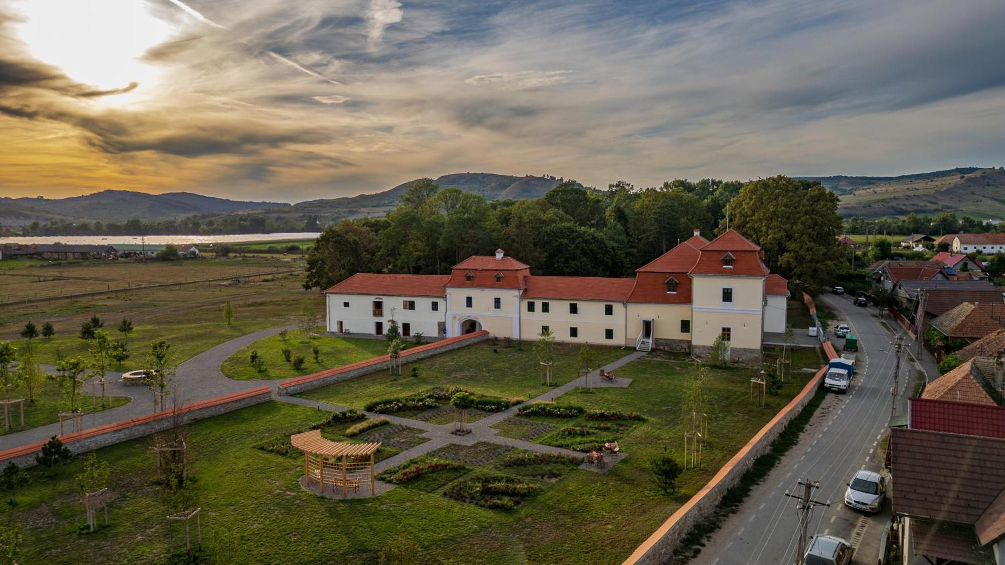 Ugron Castle Fiatfalva Cristuru Secuiesc 외부 사진